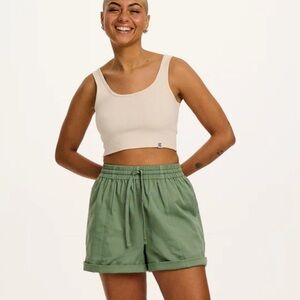 NWT Charlie Cotton Shorts in Green Bay Lucy & Yak Elastic Waist Size Small